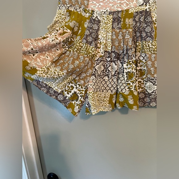 Maeve by Anthropologie patchwork flowy shorts size XS - Picture 2 of 4